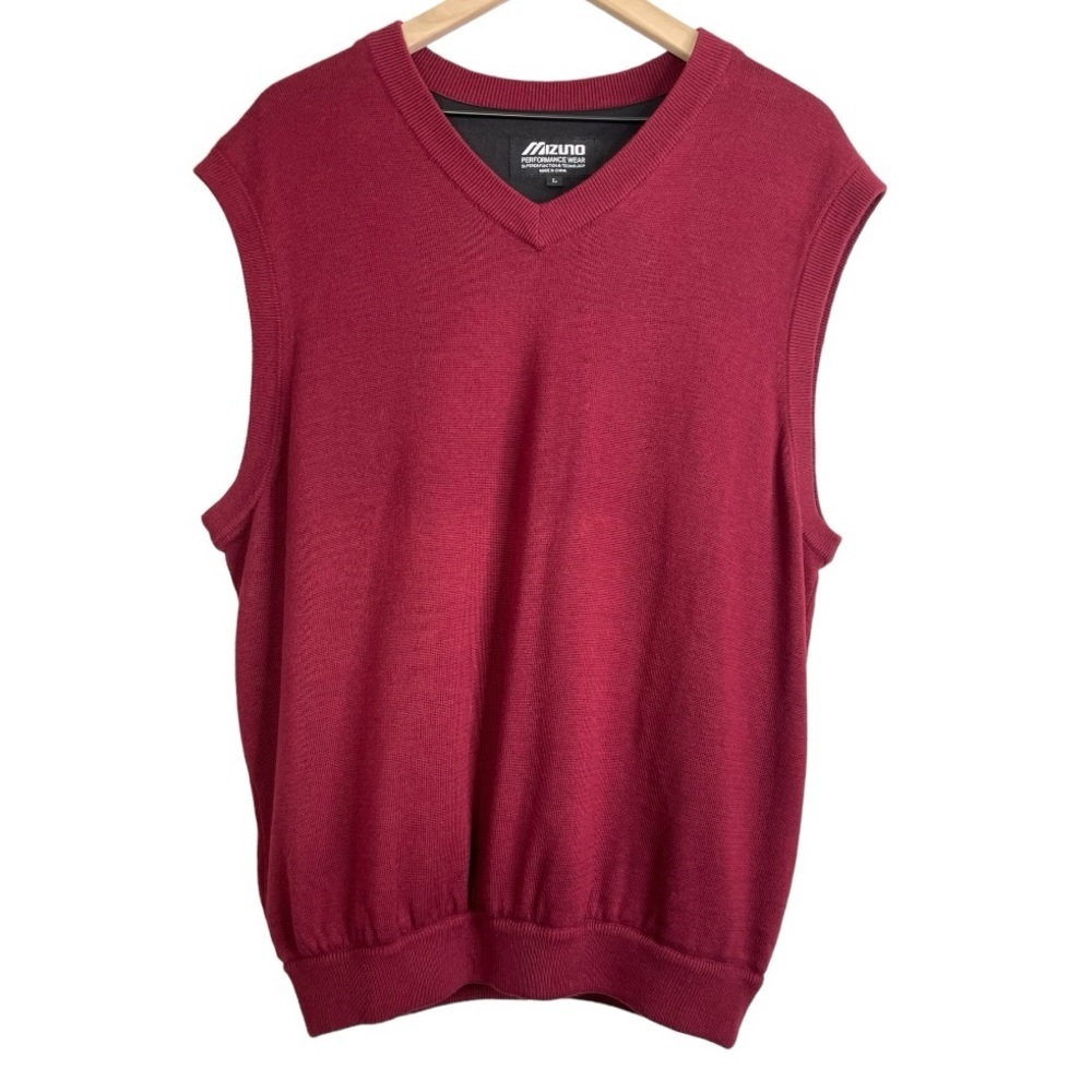 Mizuno Red Sleeveless Vest for Versatile Layering